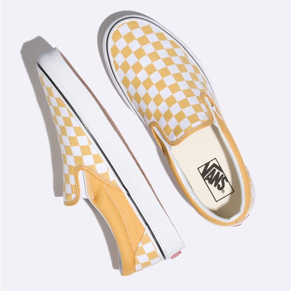 Vans Classic Slip On Checkerboard in Ochre/True. NWT, size 6.5 men/8 women